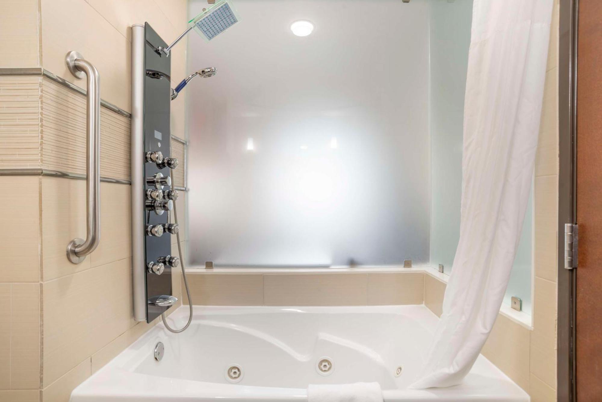 Best Western Plus Flowood Inn & Suites Екстериор снимка