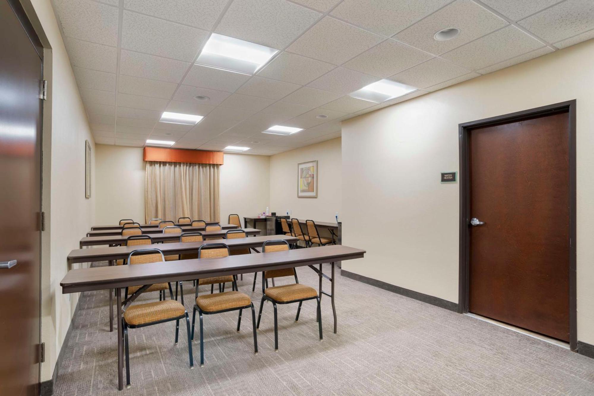 Best Western Plus Flowood Inn & Suites Екстериор снимка